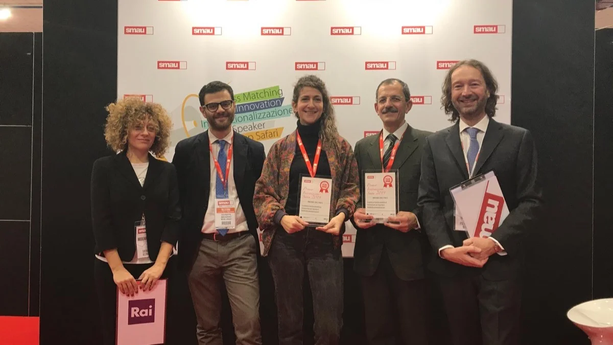 Roberta receives the 1st place award at the Startup Competition at SMAU in Milano - 2016